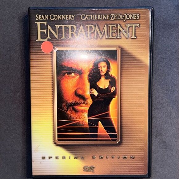 “Entrapment” DVD starring Sean Connery & Catherine Zeta-Jones! - Picture 1 of 3
